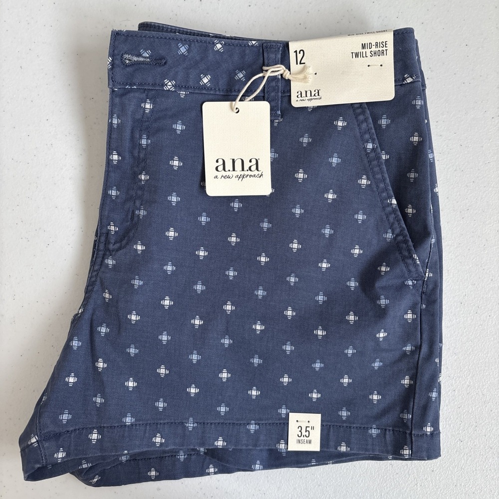 A.n.a A New Approach NWT‎ Women's 12 Blue Geometric Mid-rise Twill Short Shorts